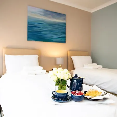 Seafarer'S View - 6 Bedroom Townhouse In Cowes, Parking & Seaviews. Cowes  Exterior photo
