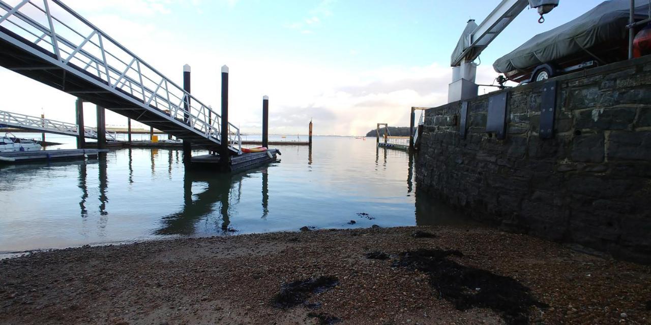 Seafarer's View - 6 Bedroom Townhouse In Cowes, Parking & Seaviews. Holiday home Cowes (Isle of Wight)
