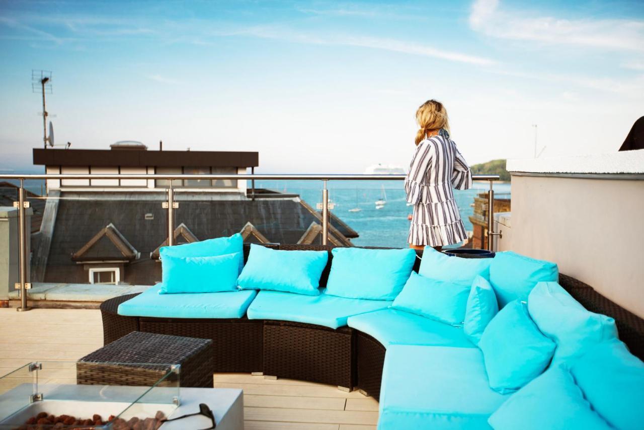 Seafarer's View - 6 Bedroom Townhouse In Cowes, Parking & Seaviews.