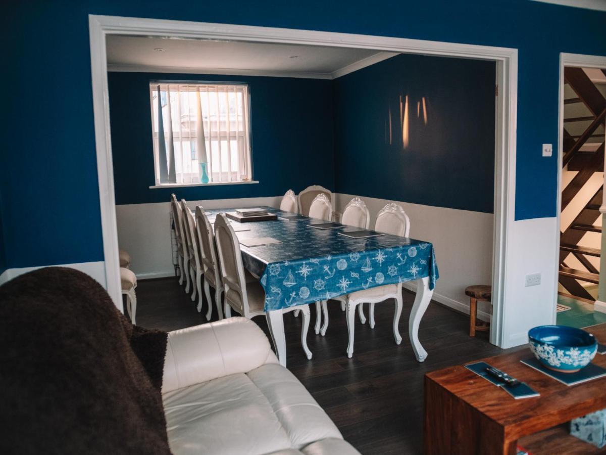 Seafarer's View - 6 Bedroom Townhouse In Cowes, Parking & Seaviews. Cowes (Isle of Wight)