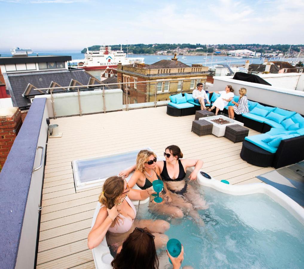 Seafarer's View - 6 Bedroom Townhouse In Cowes, Parking & Seaviews. Holiday home